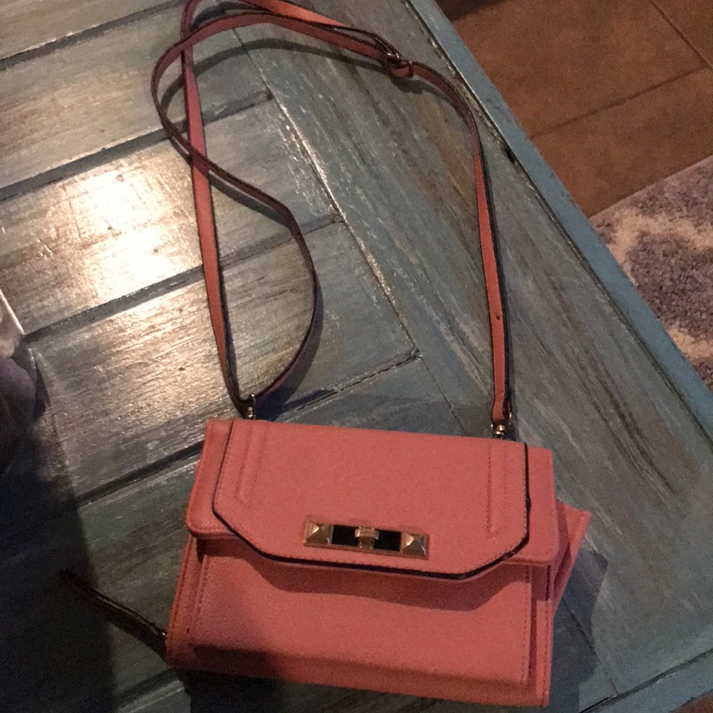 Pink Jessica Simpson purse